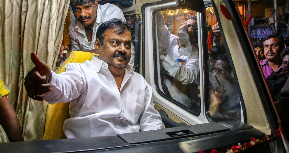 #Vijayakanth – 25 ஆண்டுகால ரசிகர் மன்றத்தின் நீட்சி… தேமுதிக-வின் கதை!